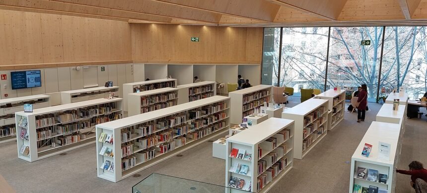 Interior de la Biblioteca García Márquez (Barcelona) | Wikimedia Commons